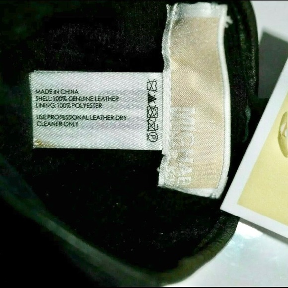 NWT Michael Kors Lambskin Leather Logo Touch Screen Gloves Black Buttery soft M - Picture 9 of 11